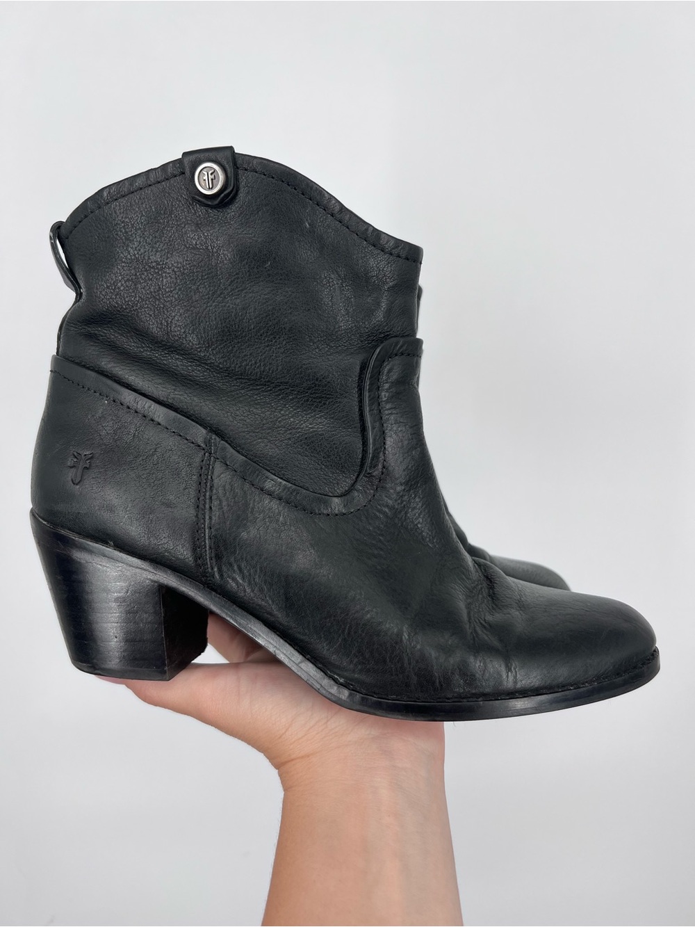 Frye Black Leather Jolene Short Pull On Ankle Boots Booties 8